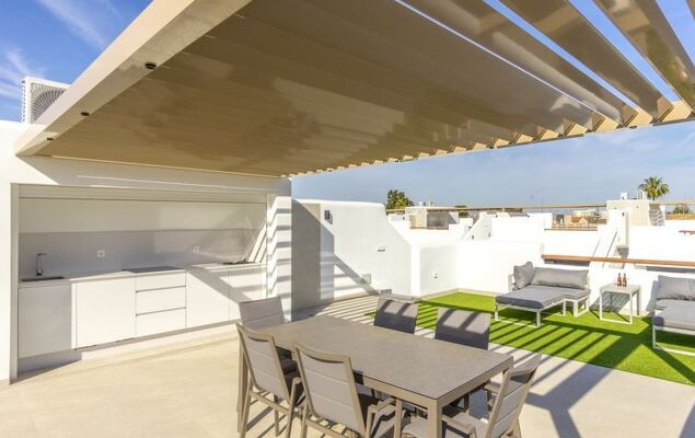 Tropical Beach Penthouse - Photo 2